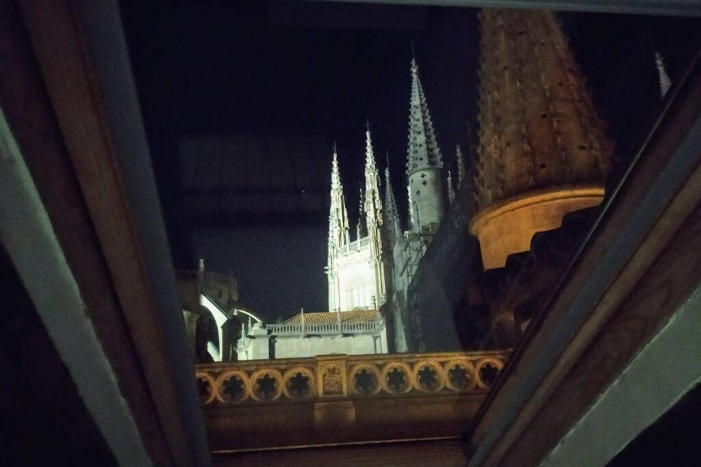 Buhardilla Con Vistas A La Catedral Apartment Burgo Екстериор снимка