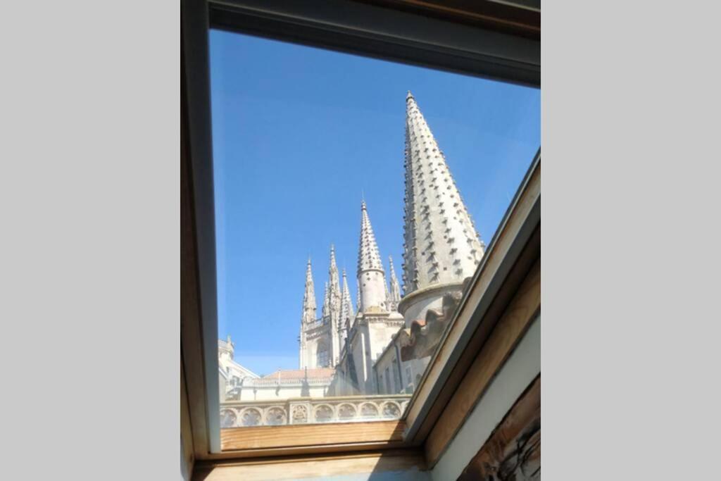 Buhardilla Con Vistas A La Catedral Apartment Burgo Екстериор снимка